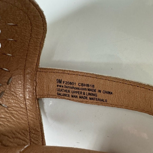 Born Cream Perforated Design Sling Back Wooden Heel Sandals Size 9 - Picture 4 of 6